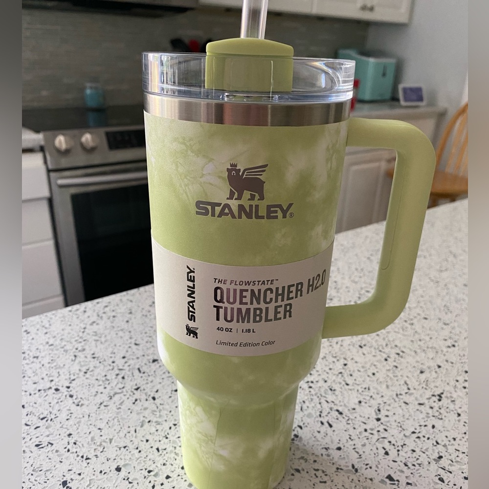 STANLEY QUENCHER 40oz